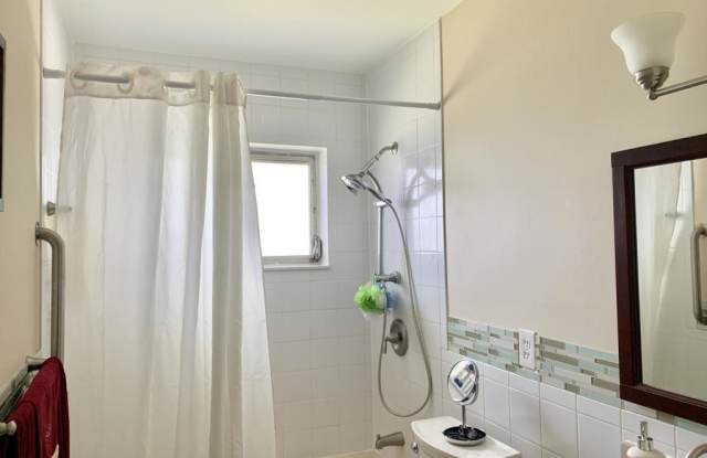 2796 Ashley Drive W Gallery 3