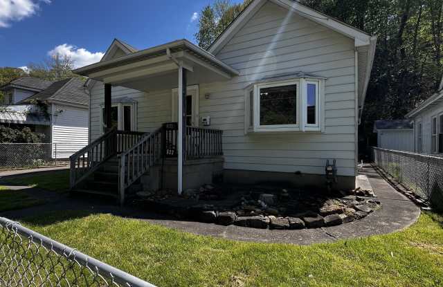 822 Greendale Drive - 822 Greendale Drive, Charleston, WV 25302