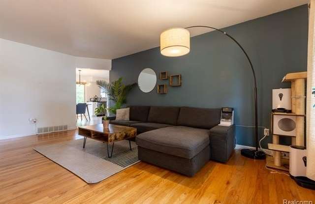 2857 Sherbourne Drive Gallery 2