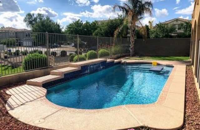 6829 S 40th Drive Gallery 2