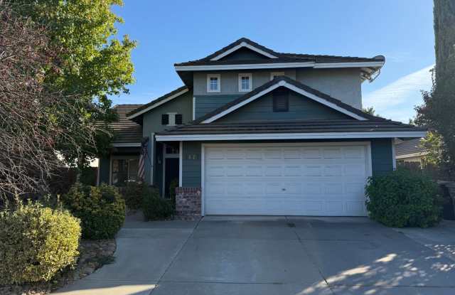 Ideal Salida Neighborhood! Upgraded laminate flooring throughout the first floor of the home. First floor has a guest bedroom and full guest bathroom with tile floors and a stall shower.! photos photos