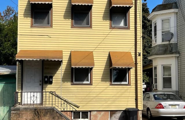 610 GENESEE STREET - 610 Genesee Street, Trenton, NJ 08611