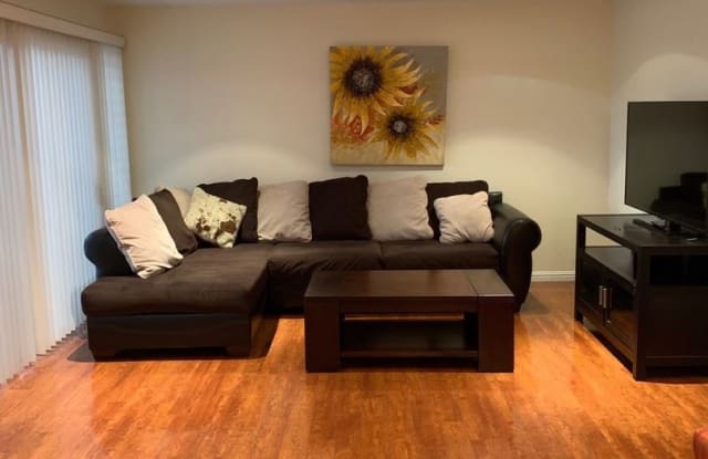 4950 Louise Ave., #105 - 4950 Louise Ave, Los Angeles, CA 91316
