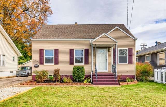 2703 Oakwood Drive - 2703 Oakwood Drive, Cuyahoga Falls, OH 44221