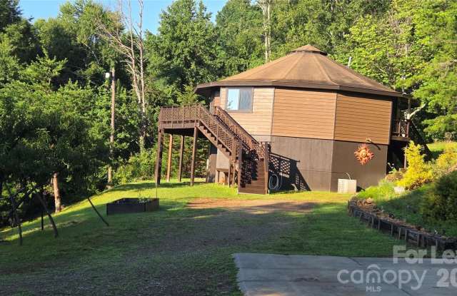 281 Bearwallow Trail Gallery 1