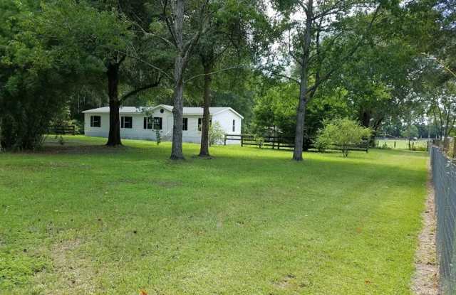3 Bed 2 Bath Bring your horses or livestock, the property is zoned agriculture photos photos