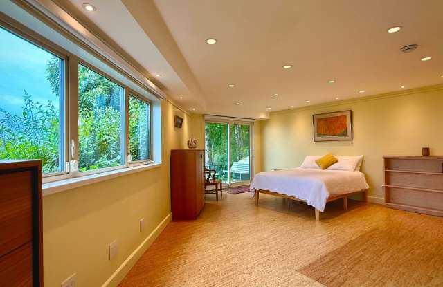333 M Street - 205Unit 205 Gallery 2