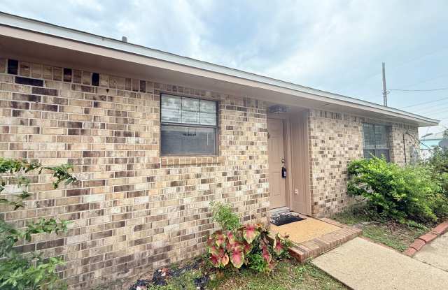 2 Bedroom/2 Bath Triplex photos photos