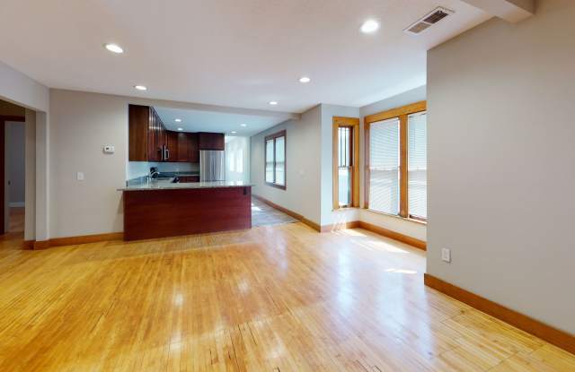 Duplex Near UMN photos photos