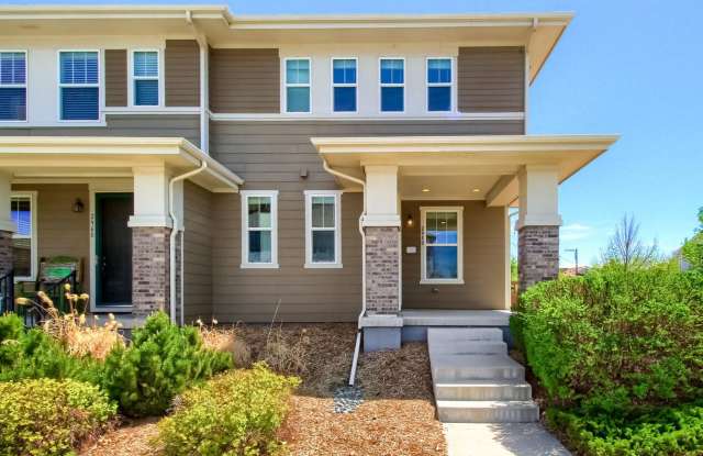 3 Bed 2.5 Bath End Unit Home with FENCED Yard Available August 2025!! photos photos