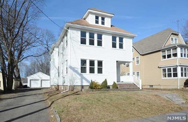 49 Pierce Avenue Gallery 2