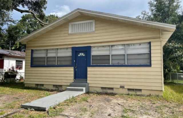 2411 E Ida St - 2411 East Ida Street, Tampa, FL 33610