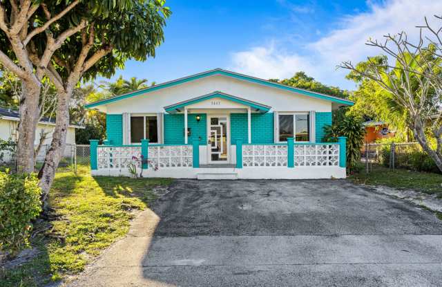 Comfortable Oakland Park Living - 3BR with Outdoor Space photos photos