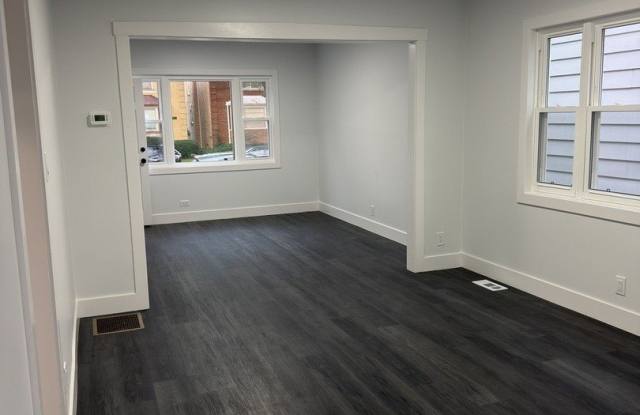 5620 N Major Avenue Gallery 4