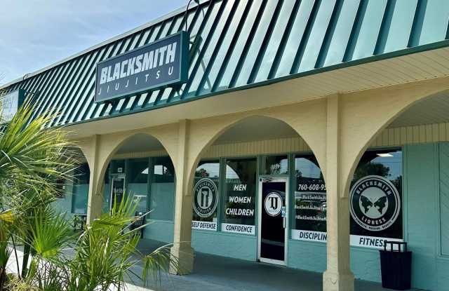 1039 E John Sims Parkway photos photos