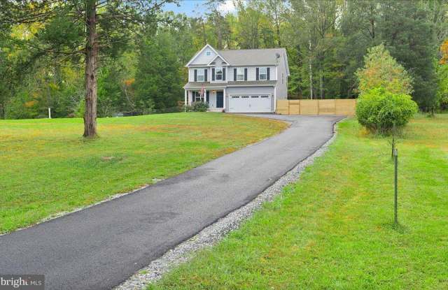 PET FRIENDLY ENERGY EFFICIENT HOME NEAR QUANTICO ON 1 PRIVATE ACRE photos photos