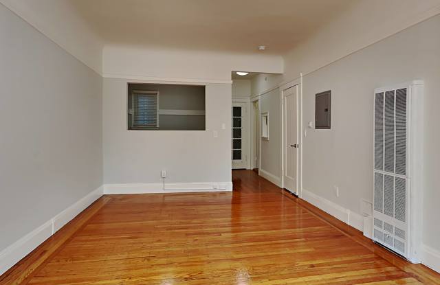 789 6th Avenue Gallery 4