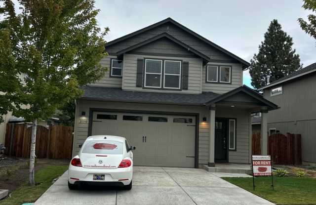 New listing off Pettigrew!  A/C!  A must see! Gallery 1