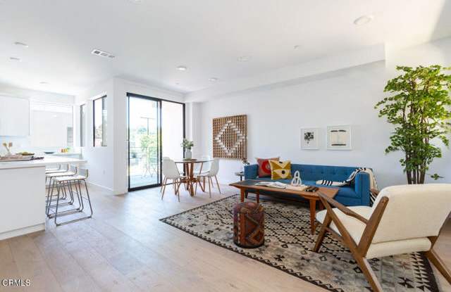 2172 Clifford Street Gallery 4
