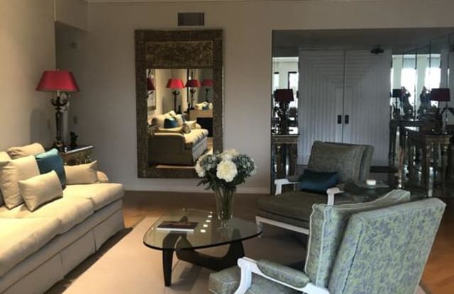 2286 CENTURY HILL - 2286 Century Hill, Los Angeles, CA 90067
