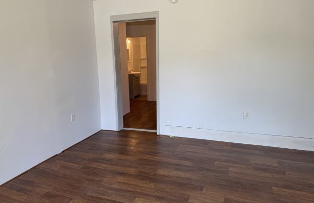 52 Riverside Terrace - 3 photos photos