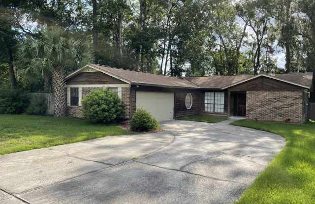 5217 SECLUDED OAKS Lane - 5217 Secluded Oaks Lane, Jacksonville, FL 32210