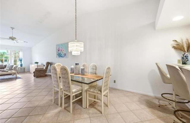 4070 Looking Glass Ln Gallery 4