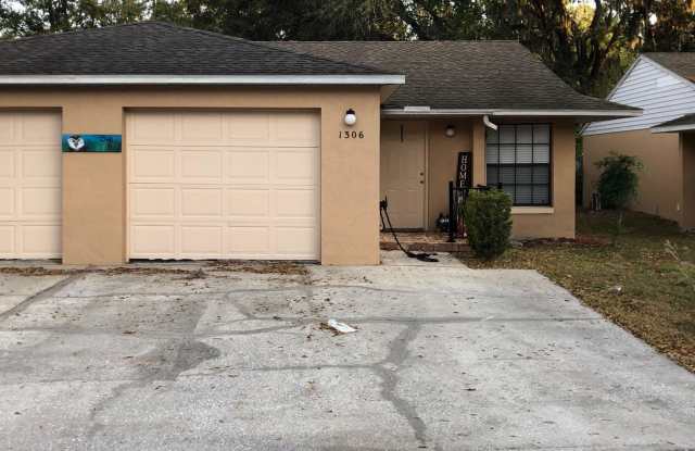 1306 Shady Terrace - 1 photos photos