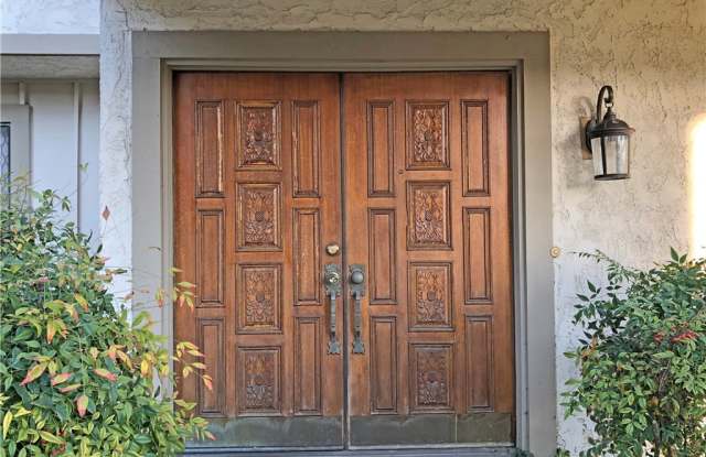 9810 Mammoth Drive Gallery 3