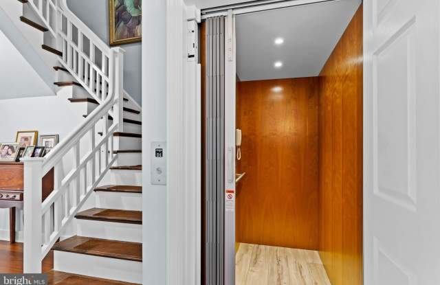 543 BRIDGEVIEW Drive Gallery 3