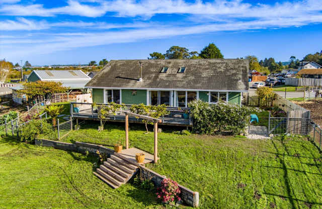 Custom Home on Property just outside of Eureka! - 6060 Humboldt Hill Road, Humboldt Hill, CA 95503