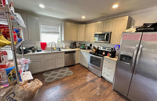 North Athens 5  BR Home - N Oconee Greenway Gem Gallery 4