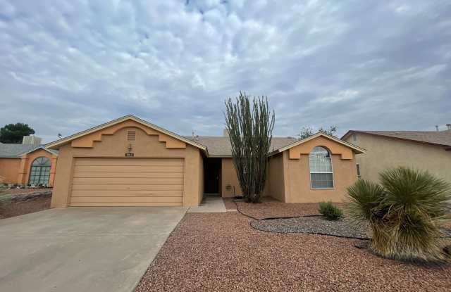 Cozy 3 Bedroom/2 Bath Home in Las Colinas photos photos