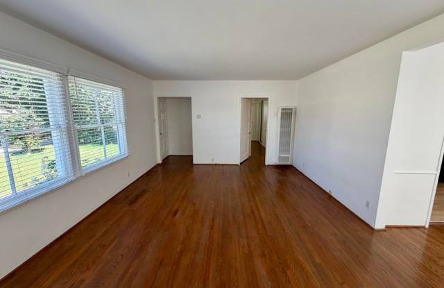 412 N. STONEMAN AVE. (651) Gallery 3