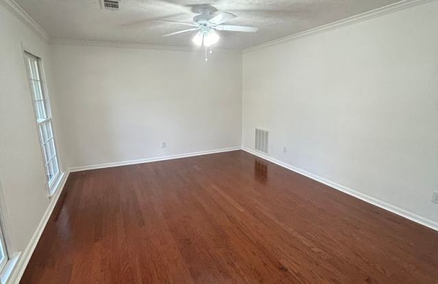 North Columbus, 4BR/3.5BA, Shopping & Close to I-185 to Ft Benning & I-85 Gallery 4