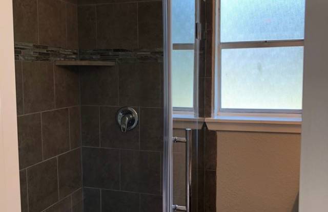 1616 Summer Place Circle Gallery 2