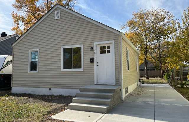 **COMPLETELY REMODELED 2-BEDROOM HOUSE IN NORTH COLUMBUS!!** photos photos