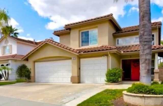 Spacious 5-Bedroom Mission Viejo Home Gallery 1
