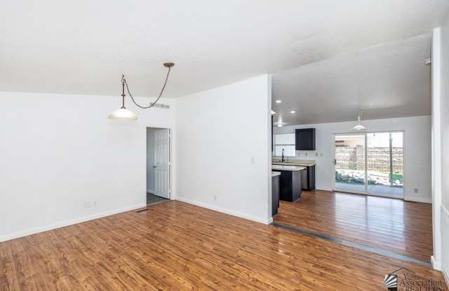 10439 E 37 ST Gallery 4
