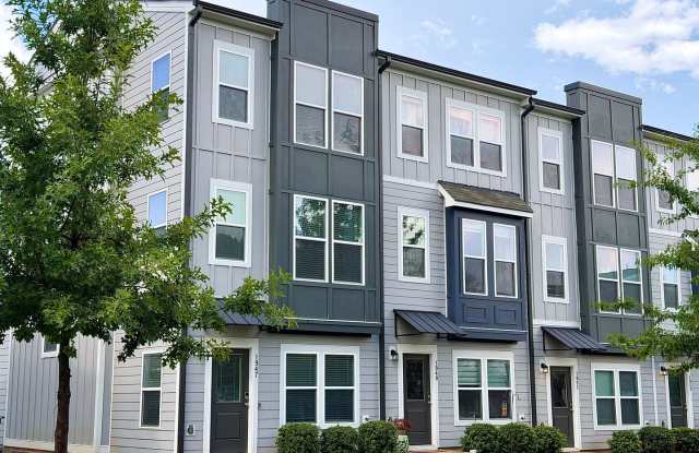 Fully Furnished 2BR/3.5BA Townhome with Garage — Minutes from Downtown Raleigh Gallery 1