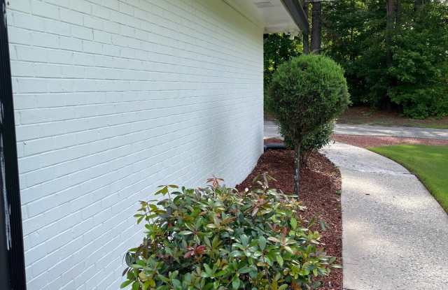 558 Kenwood Road Gallery 3
