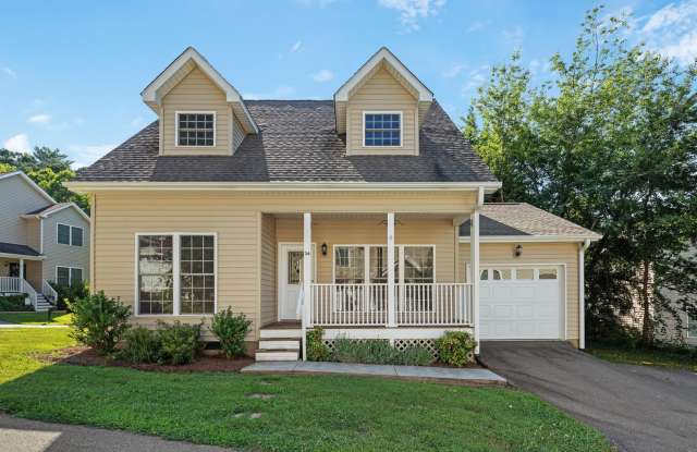 Sweet House - Convenient Southeast Asheville Location Gallery 1