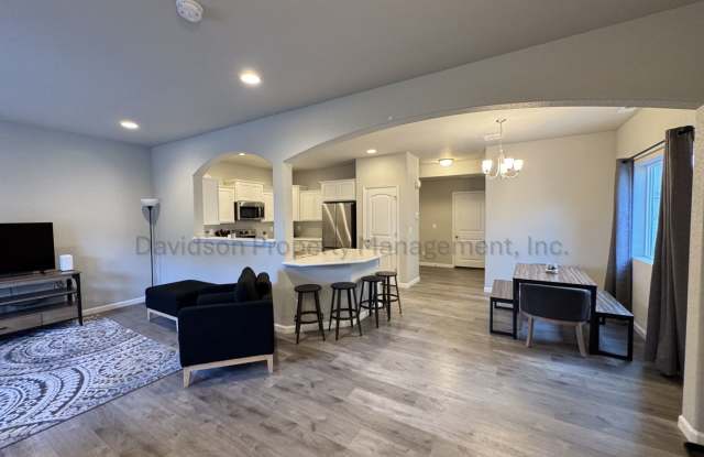 Gorgeous 3 Bedroom Townhouse in Lorson Ranch Gallery 3