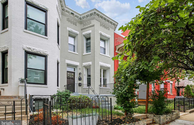13 R STREET NE photos photos