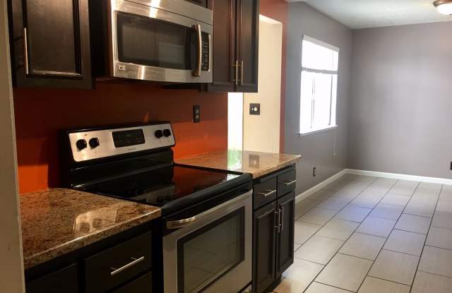 Hartz Property Management Presents: The Fabulous 131 Fountainhead Court Gallery 4