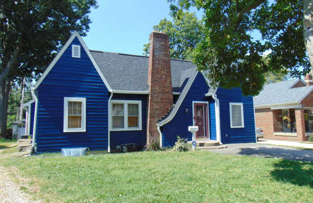1132 N Hawthorne Lane Gallery 1