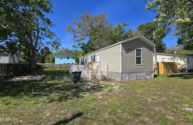 1726 BERMUDA Road photos photos