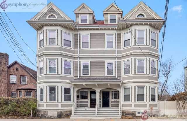 3 bed with office in Brookline photos photos