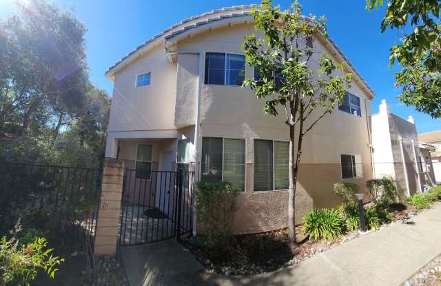 Fantastic home in the Arbors! - 1205 Manzanita Way, San Luis Obispo, CA 93401