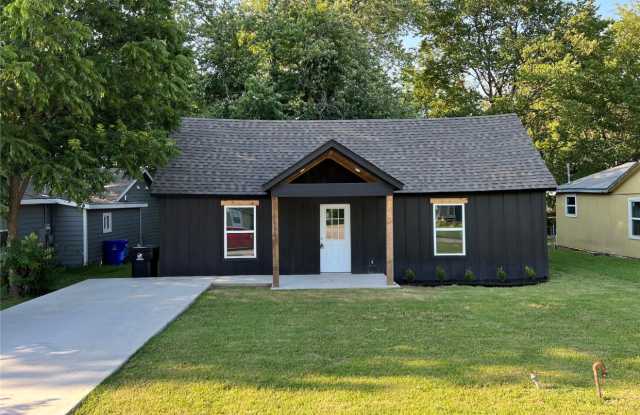 320 East Greeley Street - 320 East Greeley Street, Broken Arrow, OK 74012